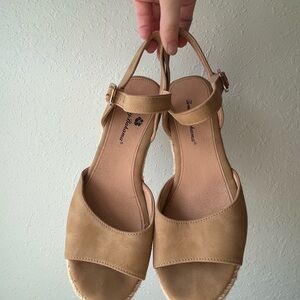 Tommy Bahama Tan Espadrille Sandals